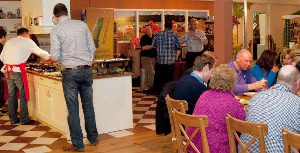 BCC avond 22 maart was groot succes. Bedrijfsbezoek #Streekproducten en #Autoberkelland met een hapje en een drankje