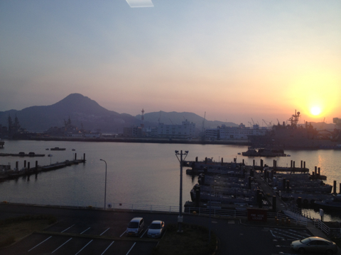 7heavensurf's tweet photo. 佐世保の夕暮れ http://t.co/ONcEA2Lu