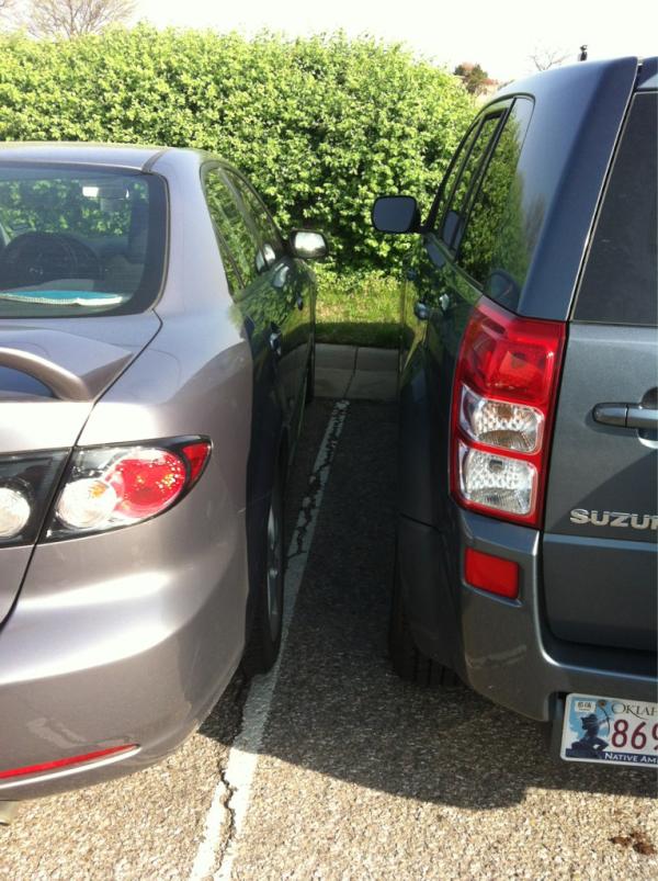 bnosborn24's tweet image. Really @MelJayy20?!? How am I supposed to get in my car?? Haha #disabledproblems