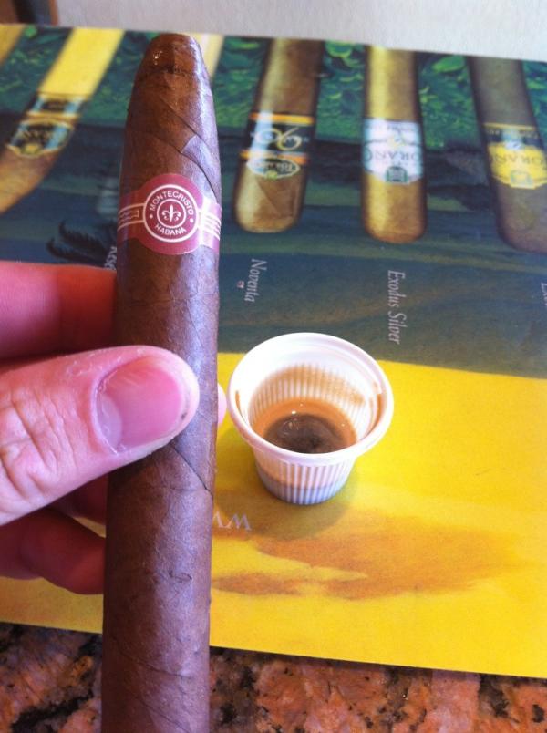 Loumar55's tweet photo. Working hard ; ) http://t.co/HEUmKru3