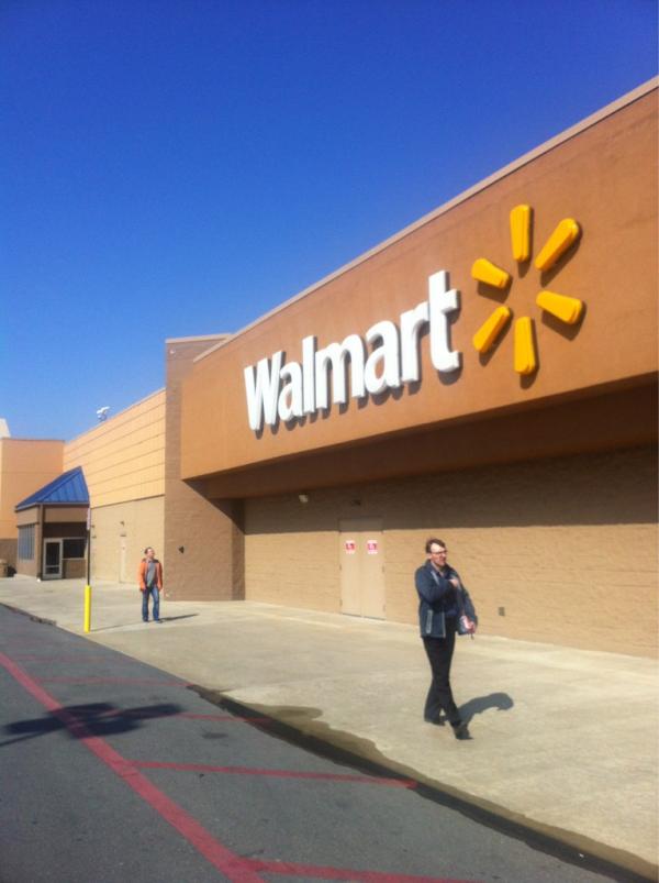 Suhinay's tweet photo. Ну вот наконец и  Walmart!!! Без преувеличения- номер один в мире! http://t.co/xJw9XnrV