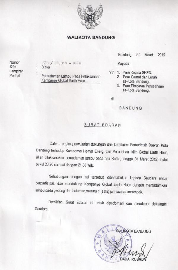 kakaktian's tweet photo. Surat Edaran Walikota Bandung ttg Gerakan #EarthHour 2012 cc @EHbdg @EHindonesia | "Karena semua berperan :)" http://t.co/ukCmnDTE