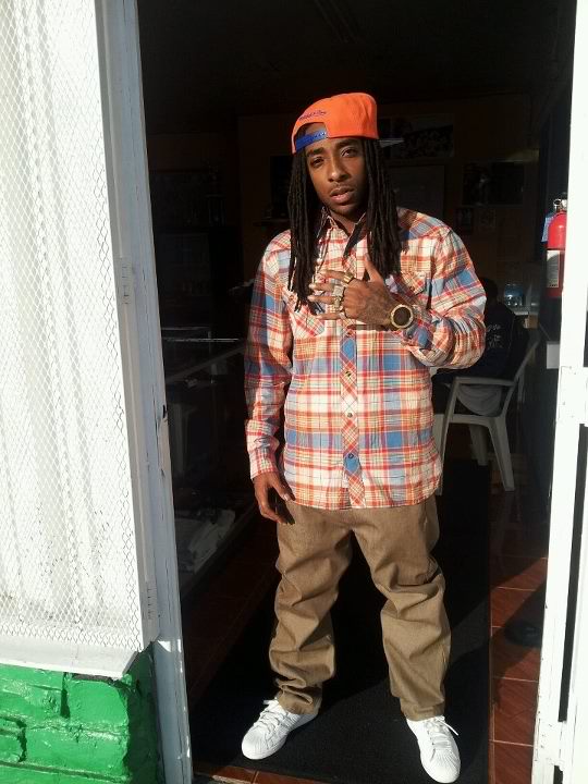 REGIMEBEARFACE's tweet photo. Get on my hype real gold bezel step yall black diamonds up http://t.co/9yxrBZo2