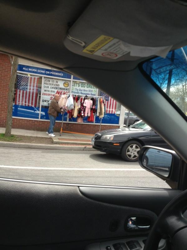 bobby_eyeballs's tweet photo. Nice dresses bro http://t.co/Haigoub5