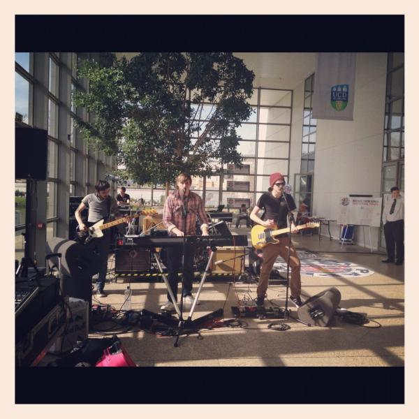 foxavenue's tweet photo. Nice sunny show @ UCD today! About to go on in DIT now. http://t.co/DBlVRITl