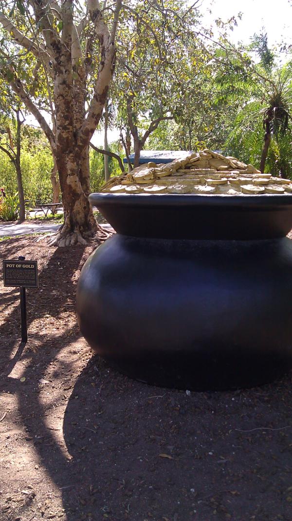 ScottieMonaco's tweet image. @mikethemiz I wanna know where the gold at #WrongStop