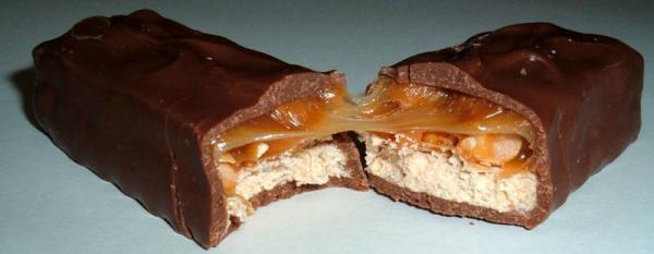 RFBurbank's tweet photo. A LITTLE BIT OF CANDY HISTORY: Snickers Bars were introduced in 1929 and were named after the Mars family horse! http://t.co/kMBXIaus