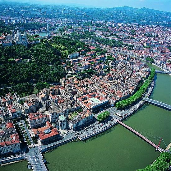 ClaudinaT74's tweet photo. Miren lo que es Lyon hoy #QueBonito http://t.co/s6iOx70h