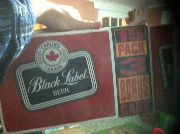 Nivlagmit's tweet photo. @BenBackwards @ThatsCoolHealy @christelios you guys wanna chill? U can have my bonus cans! http://t.co/y6hsQGuD