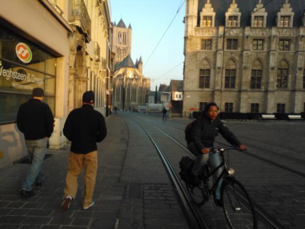 coreydempski's tweet photo. Ghent in the morning http://t.co/b04giHzU
