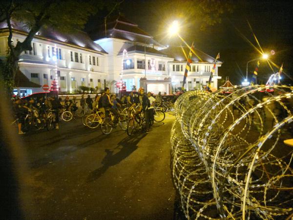 HardLineFixed's tweet photo. cool! RT @MZP3N: Finish #ICM0312 #dokICM0312 #Malang cc: @MLGfgss @b2wmalang @ID_Fixed http://t.co/XNnA74eT