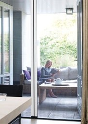 VanBrederode's tweet image. De vliegen zijn in aantocht. De plissehordeur is de ideale oplossing! In elke stand te zetten zonder terugklappen.