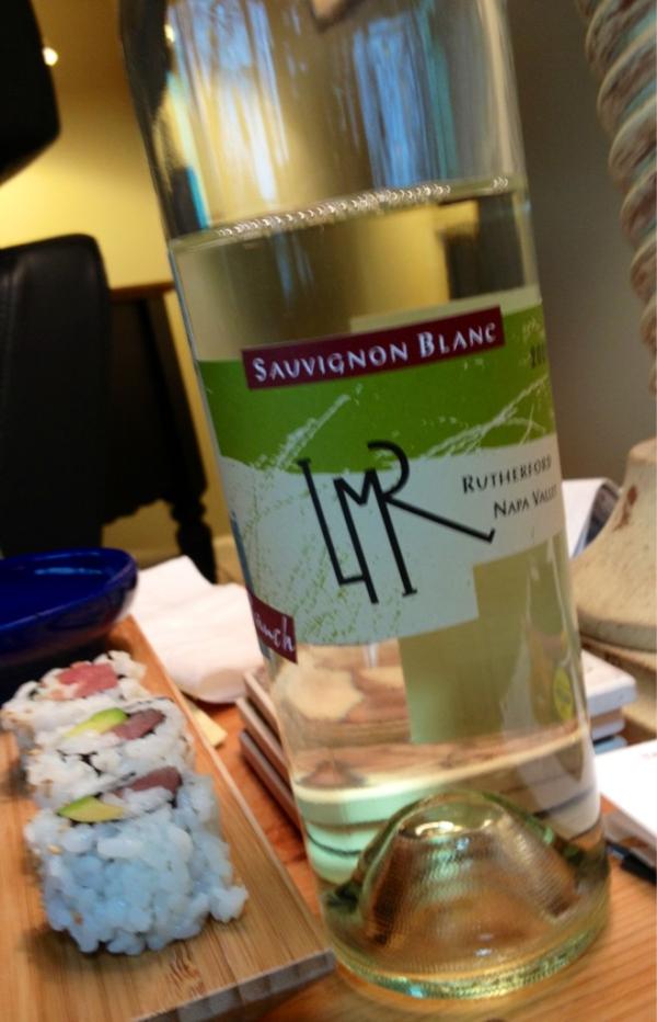 AprilStuck's tweet image. #WineWoot order arrived just in time. #LongMeadowRanch #SauvingnonBlanc...and #Sushi. #Contented