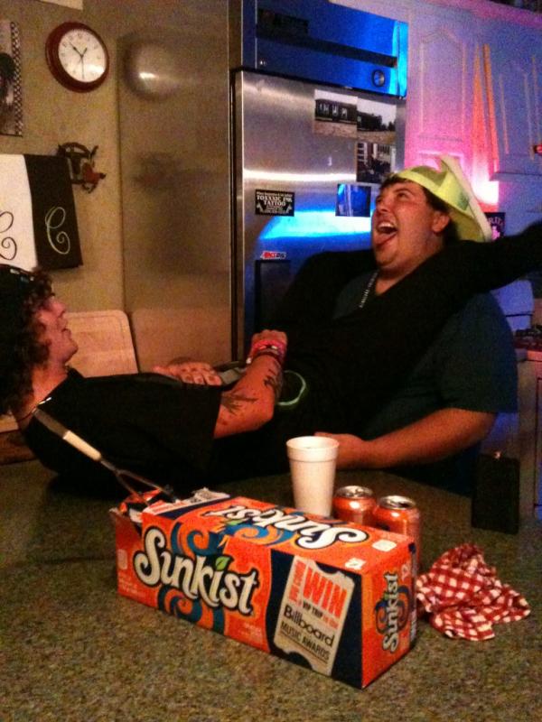 caagunter's tweet image. #GettinHammered 😝 @doubleC_742 @reesaholifield