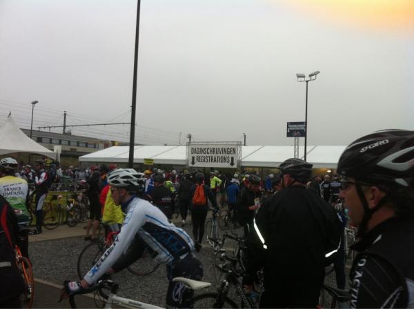 Ik ben gelukkig niet de enige idioot. Bijna 20.000 Vlamingen en veel Nederlanders: 138 km, 16 hellingen #rvv