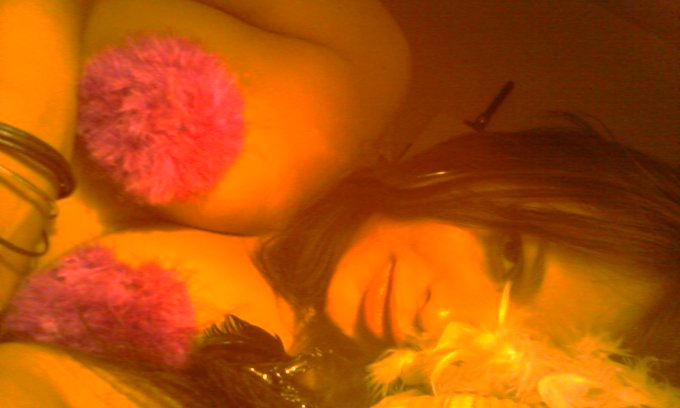 #cleavage #bom_boms http://t.co/p4ZXpoC7<a href="/tag/cleavage"class="tags">#cleavage</a><a href="/tag/bom_boms"class="tags">#bom_boms</a>