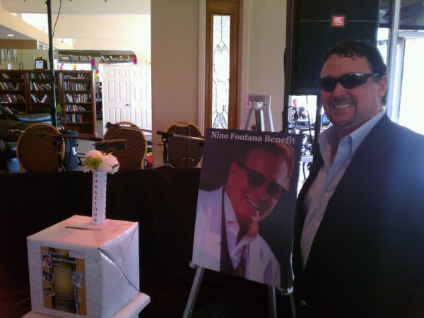JacksonGBand's tweet photo. @chriscrossword getting set up for the Nino Fontana Benefit last night at Palm Canyons CC. Nino was a hit! http://t.co/4NxoWcLj