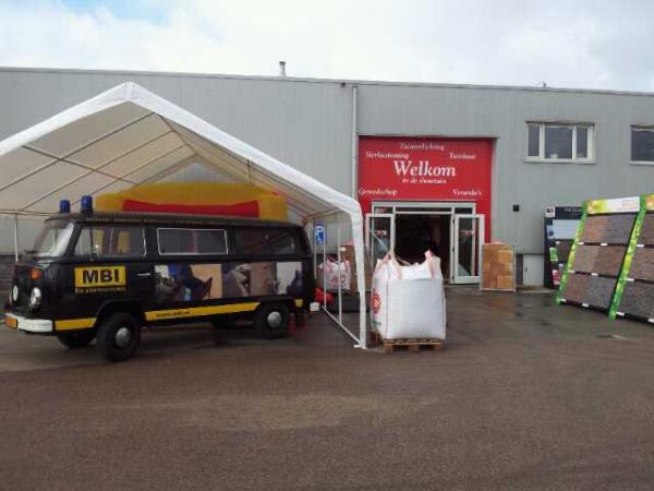 Spaansen_TBM's tweet photo. vandaag opendag bij spaansen in winkel , kom kijken naar de vernieuwde overdekte showtuin. #Jurgen Smit hoe te snoeien. http://t.co/taINNHMO