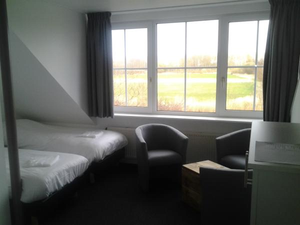 CampingZeehoeve's tweet photo. #B&B kamer voor 3 personen. http://t.co/80QCAbs6