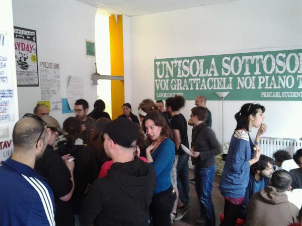 aleph_sars's tweet image. #hubmeeting Lunch queue. :-)