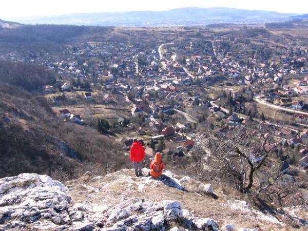 Kirándulni megyünk holnap, indulás a 10:35ös volánbusszal az Árpád-hídtól, Pilisborosjenőre. Irány Pomáz. Gyertek! #fb
