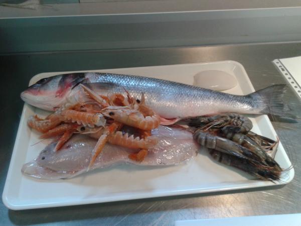 TunisB's tweet photo. Heerlijke vis klaar gemaakt http://t.co/usDIApJW