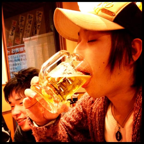 Ro0831's tweet photo. ただいまビールを美味しく頂戴いただきやすっ！ http://t.co/MUuu1qJ9