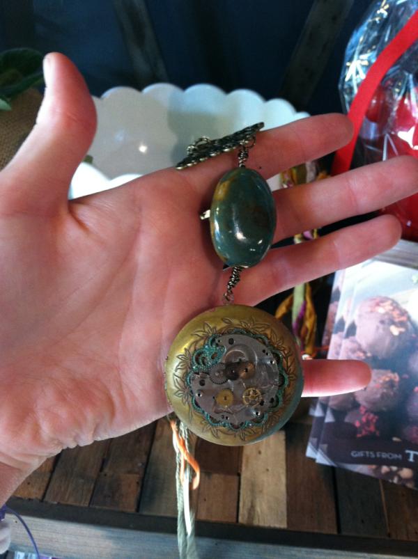 AVOF's tweet photo. Guess who now carries jewelry?! We do! :D http://t.co/KmpnyBVi