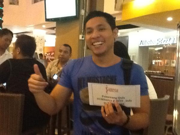 MKGLaPiazza's tweet photo. Congrats yaa @fendyfendy sudah menang quiz #GMS2012 http://t.co/ZzmrD64T