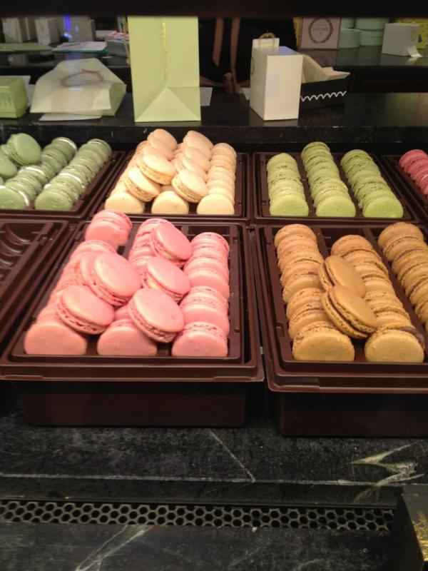PrepSchoolMinor's tweet photo. Nothing like Ladurée for lunch! http://t.co/q0or2d8N