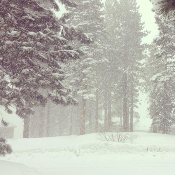 skiheavenly's tweet photo. It's snowing hard now! More than a foot expected by tomorrow. http://t.co/F7E3SPE5