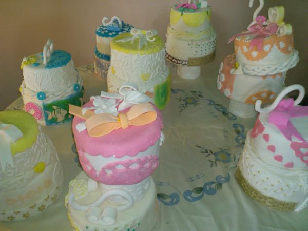 SaboryMelao's tweet photo. Primer taller de tecnicas de decoracion de tortas de gala http://t.co/u1GFkA4t
