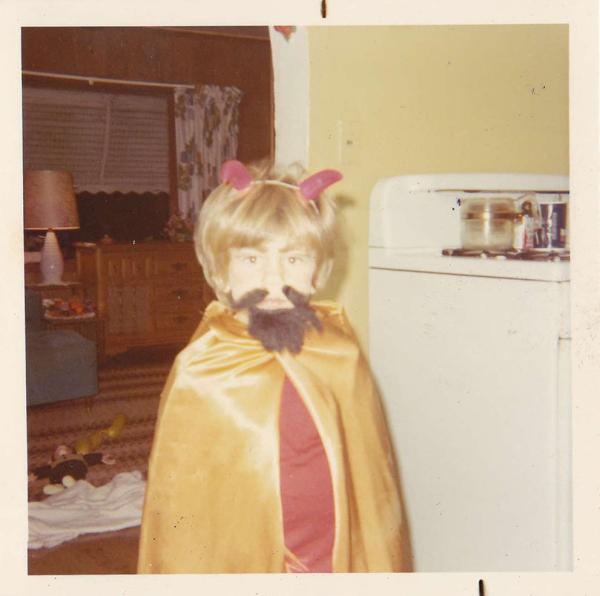SayWhatPhoto's tweet photo. "I'm going to set you all on fuckin fire. My fire. Hell fire." http://t.co/ntkhjWAG
