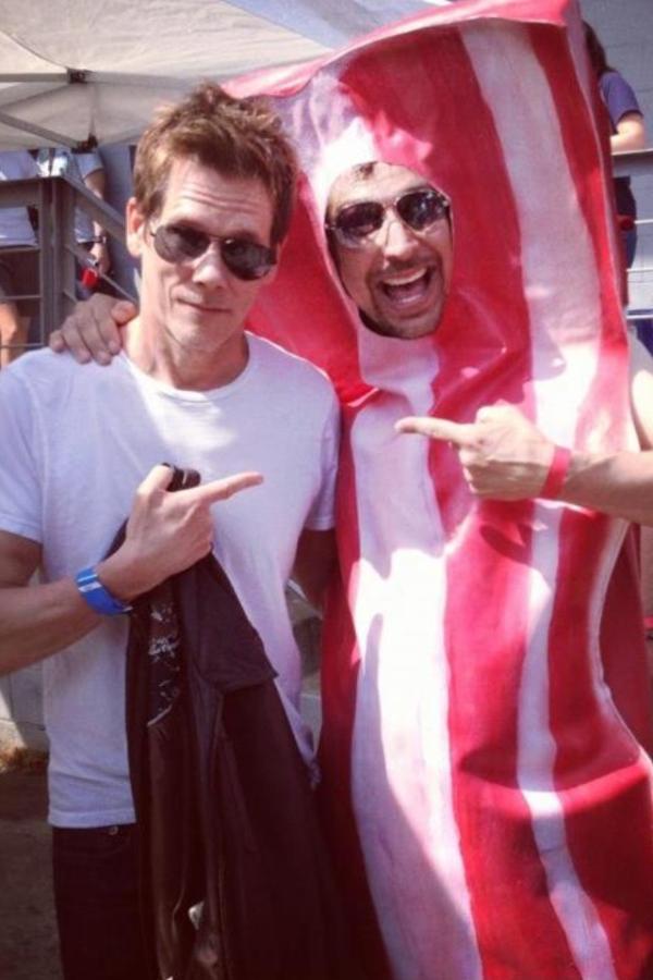 archerprod's tweet photo. Lucky Yates (dressed as bacon) with Kevin Bacon at #BaconFest in Atlanta, GA. http://t.co/HxuwxVeC