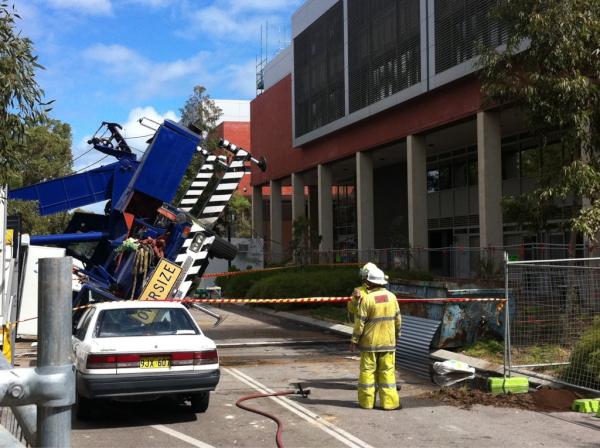 KennyR_JBaus's tweet photo. “a crane has toppled in Joondalup see pic http://t.co/mnUtmYJ8 ” no toppled cranes @jbjoondalup but there is 20% off games! #JBHiFi