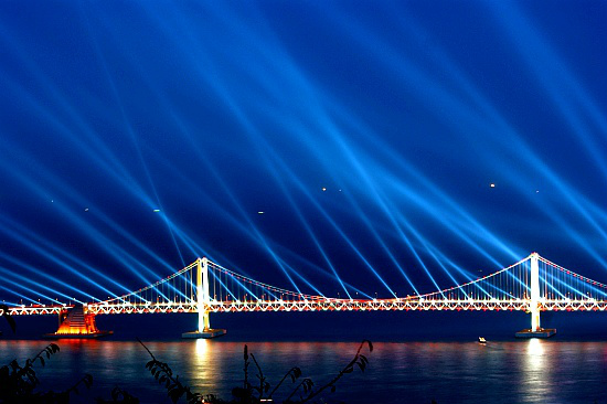 cridis's tweet photo. 2010년 10월 불꽃축제... http://t.co/QFJopqfm