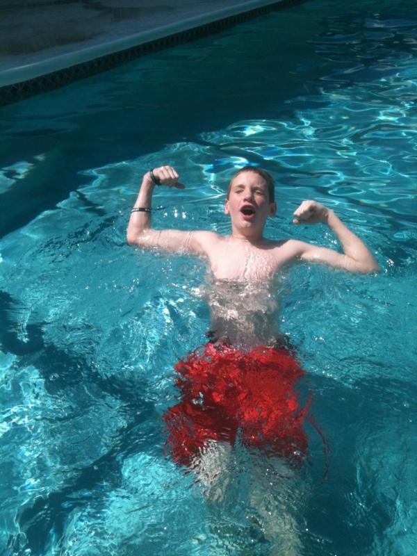 cbpeachey's tweet photo. @cbpeachey @annapeachey2 fun time at the pool! http://t.co/S8n3u5WU
