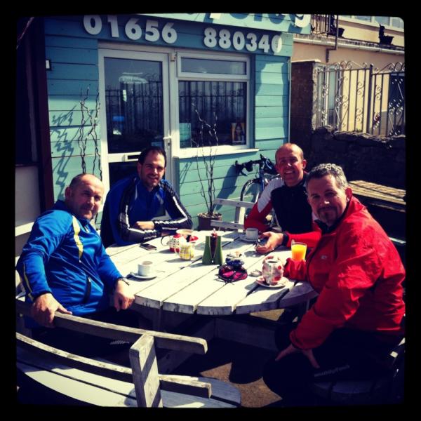 whosebrightidea's tweet image. Fantastic to see some of the lads out training today. Return trip from Newport to Ogmore!