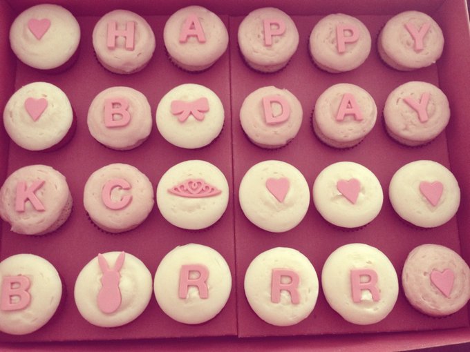 Happy birthday to me from my wifey fo' lifey @MSarahS... Brrrr! ❤ #sprinkles http://t.co/axyYziJP<a class="tags" target="_blank" title="On Twitter" href="/?out=eyJ0eXAiOiJKV1QiLCJhbGciOiJIUzUxMiJ9.eyJpYXQiOjE3MjE2NDE5ODYsImlzcyI6InR3cG9ybnN0YXJzLmNvbSIsIm5iZiI6MTcyMTY0MTk4NiwiZXhwIjoxNzUzMTc3OTg2LCJyZWRpcmVjdF91cmwiOiJodHRwczovL3R3aXR0ZXIuY29tL01TYXJhaFMifQ.yl71GFKyFkK8j7nyU8JJ15XSb4JoOXgM2WaeZtepYh-REgIcHf6JKQ0p9YPLfBGH14TuMTBbTbIJFLrH15hRBA">@MSarahS</a><a href="/tag/sprinkles"class="tags"><span>#sprinkles</span></a>