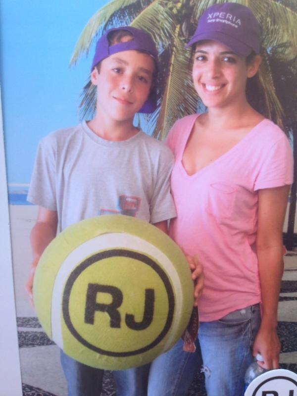 vsonthefly's tweet photo. So Anthony and I went to #brasil #riodejaneiro http://t.co/AW1pvoDf