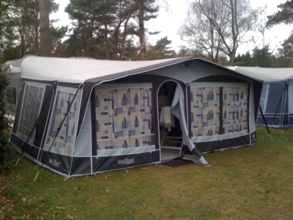 Caravanseizoen weer begonnen, laat het mooie weer maar komen.