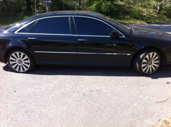 Jerzeystar's tweet photo. Stuck on highway with 2 flat tires! SMH http://t.co/EnVj9E0Y