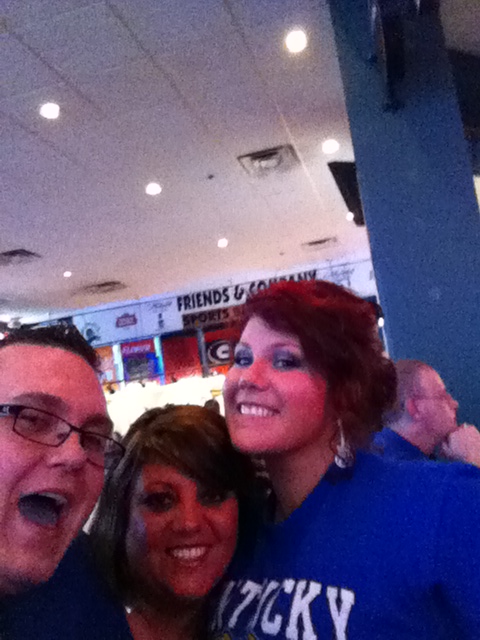 teachmetina's tweet photo. The cats win! http://t.co/vy1pj5a8
