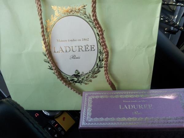 AliceYeung's tweet photo. spoiled by sister on law.. http://t.co/aZEq5lWu