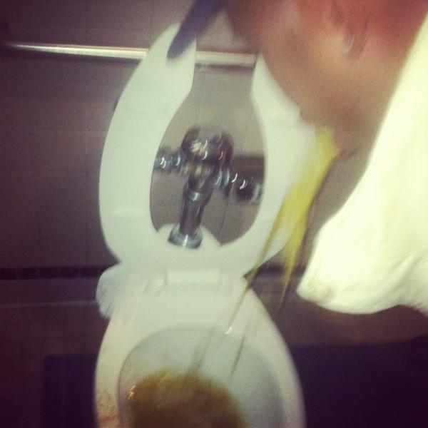 LEXXVACA's tweet image. Vwork !!! RT @GregJo_VaCa: Too goood lmaoooo #Vwork RT @JdotVaca: This is how we Vacs bring in da bdays meh!!! Haha