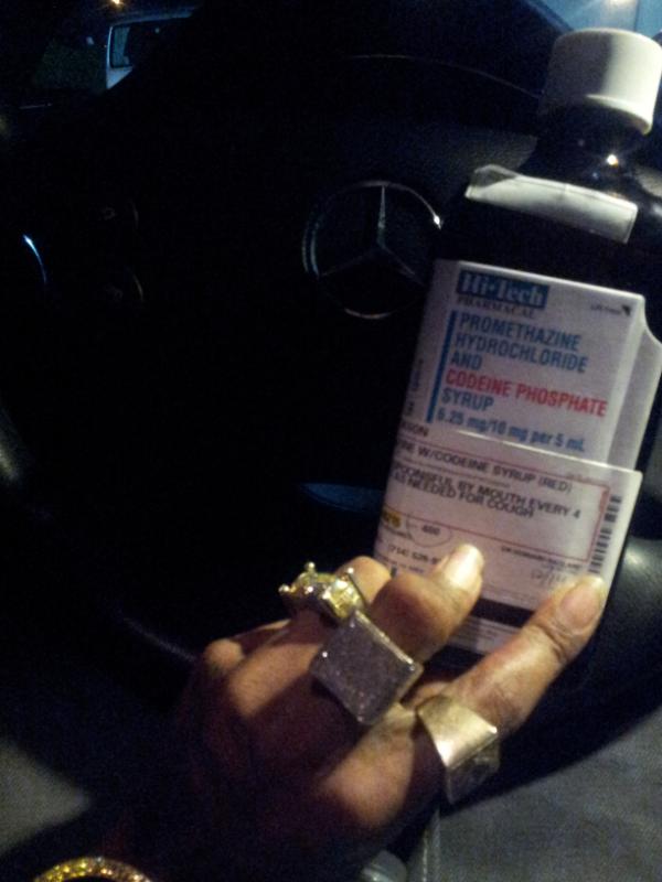 REGIMEBEARFACE's tweet photo. High time bitch get like a real nigga..Havin Thangs Money Gang...#HTMG http://t.co/5L5D1pZv