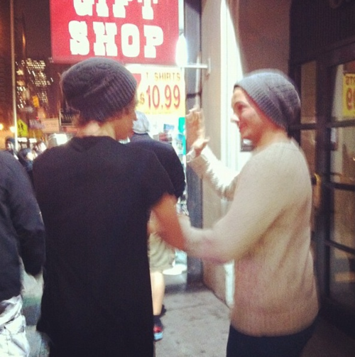 Verified_Mofo's tweet photo. They both wearing hat. RT if you know what it means! ;) http://t.co/btP1c2tD