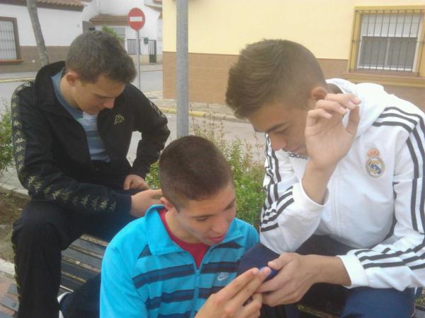 adrianMflow's tweet image. @EmilitoPFlow  adar un poco de claseee nooo? Peero rayo que no venga ems jajaja