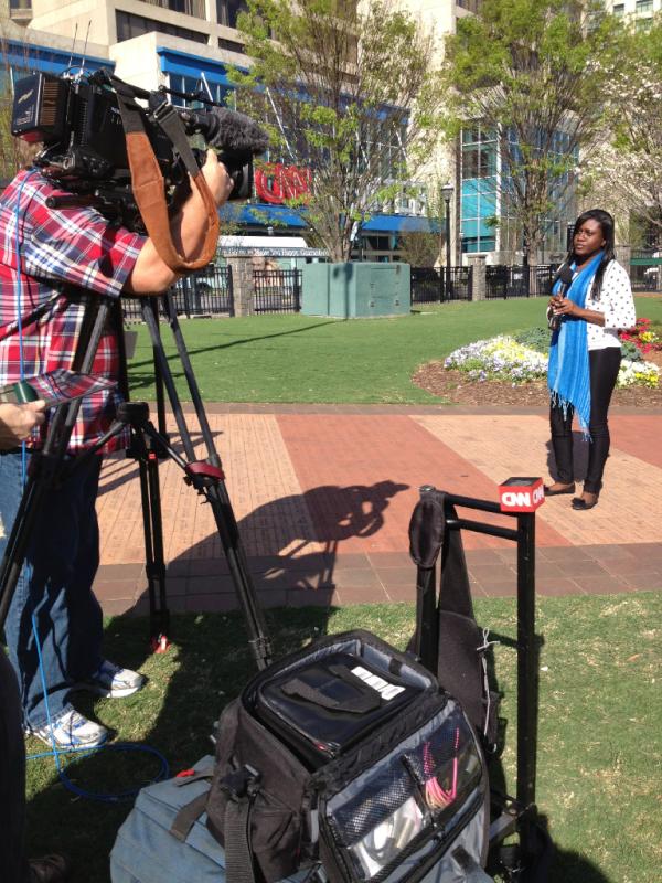 chiagABS's tweet photo. @missywil #CNNfellow Melissa being coached for TV stand ups. http://t.co/LvKDAXKO