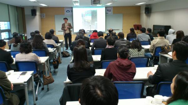 사회적기업 및 마을기업 학교 개강 성황리에 끝넸습니다. 참석해 주신 모든 분께 감사드립니다. 열강해주신 김성기 교수님 감사합니다.